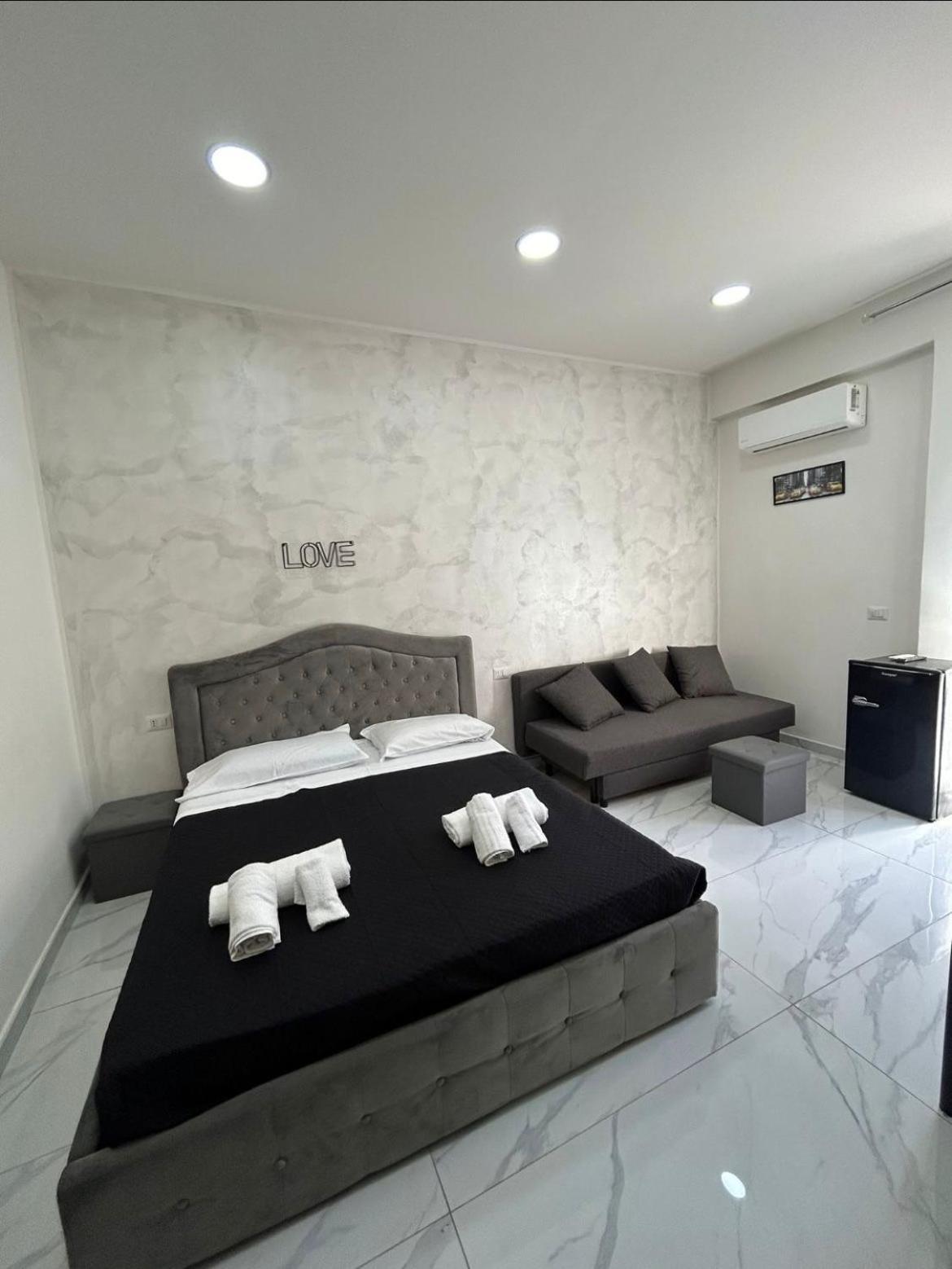 Terrazza Luxury Valentino Lejlighed Napoli Eksteriør billede