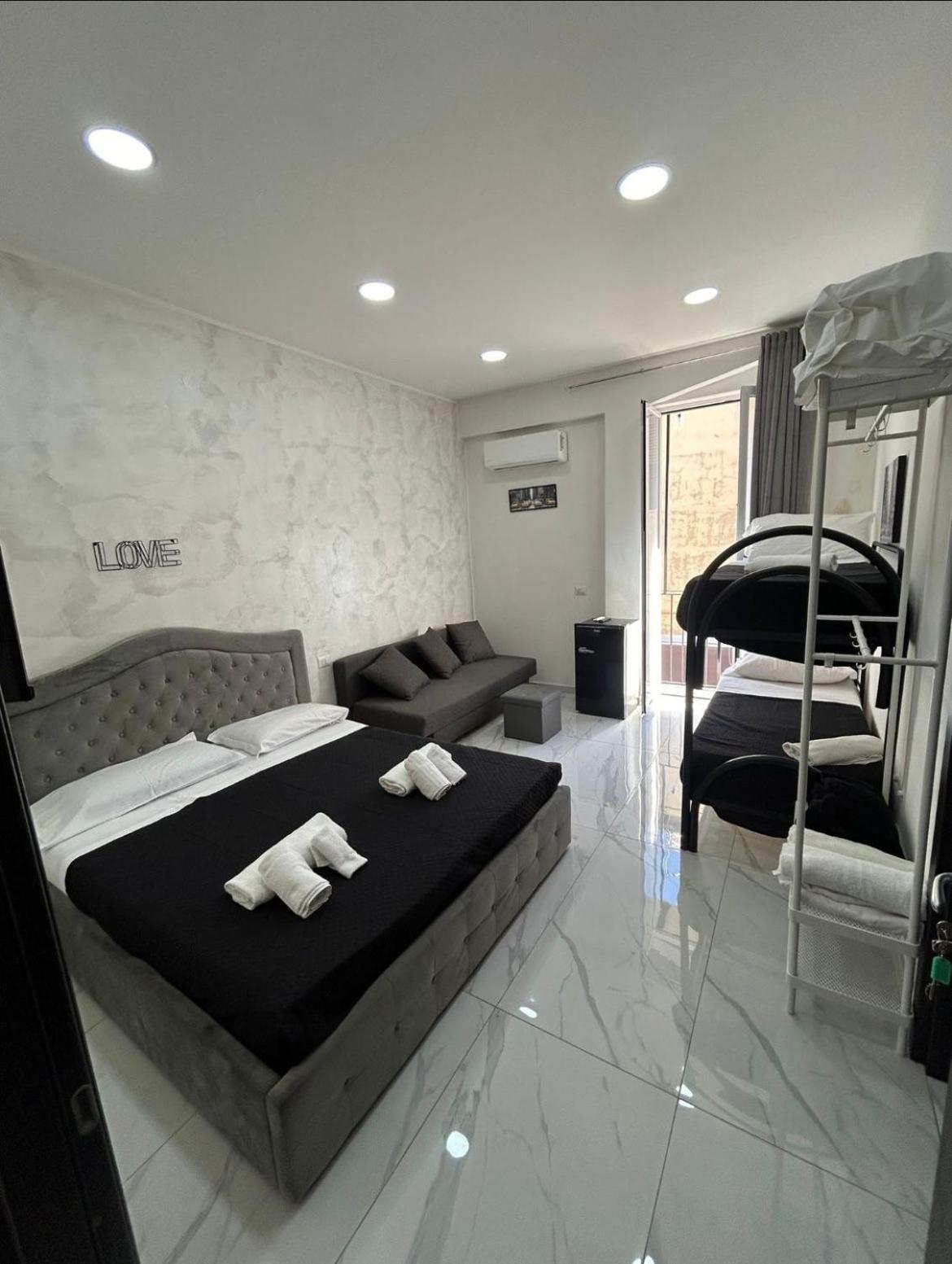 Terrazza Luxury Valentino Lejlighed Napoli Eksteriør billede